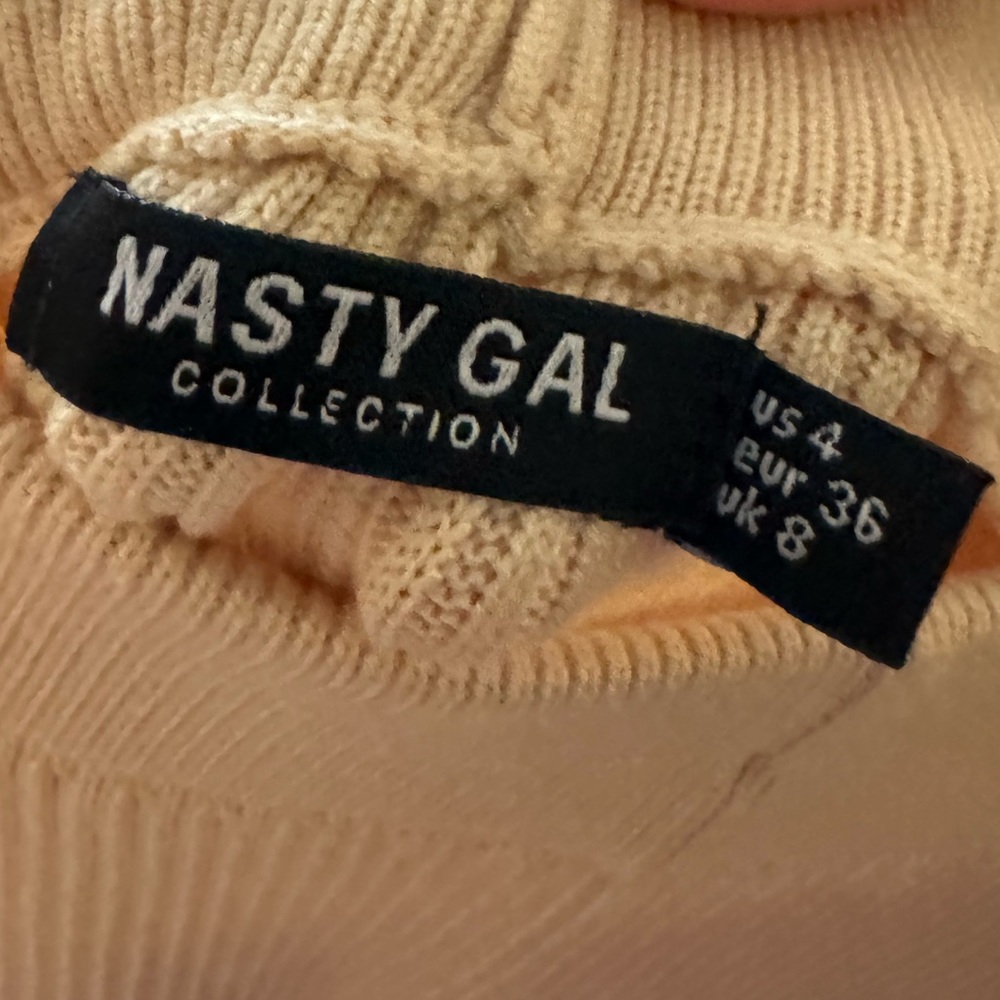 SOLD - Nasty Gal knitted set - size 4 - Cream - Picture 8 of 8